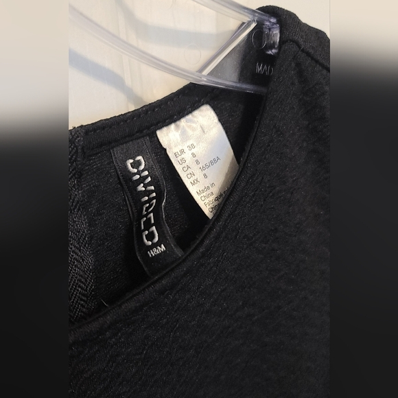 H&M Divided Black Dress - size 8 - Picture 4 of 6